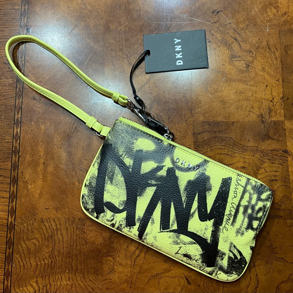 DKNY NWT Leather Wristlet
